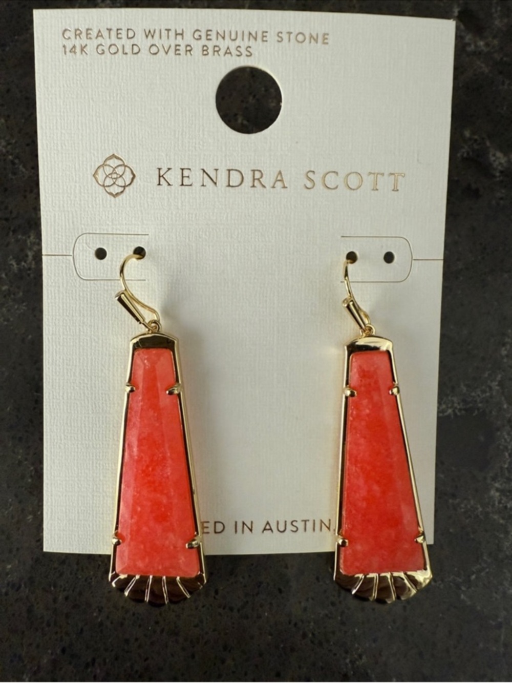 Kendra Scott Serena Drop Ear Tapered Drop Earrings in Peach Quartz NWT